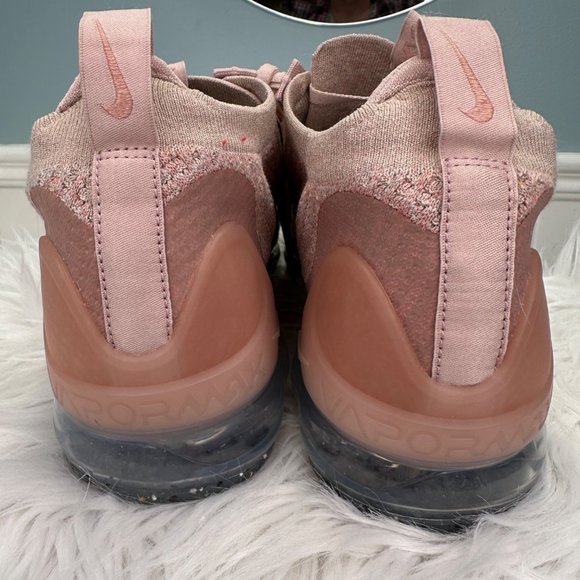 Nike Size 12 Air VaporMax 03/09/2022 NIKE AIR Pink Oxford/Metallic Silver FLYKNI - Picture 9 of 11